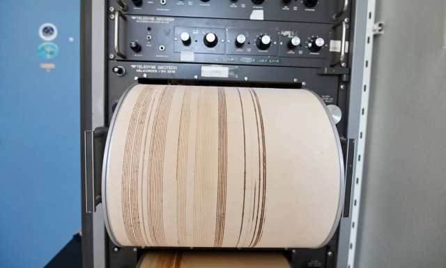 Παπαζάχος στο Ράδιο Κρήτη: Είναι πολύ νωρίς να ξέρουμε αν πρόκειται για τον κύριο σεισμό