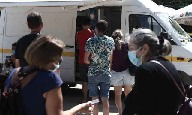 Κρούσματα σήμερα: 2.338 νέα ανακοίνωσε ο ΕΟΔΥ - 31 θάνατοι σε 24 ώρες, στους 343 οι διασωληνωμένοι