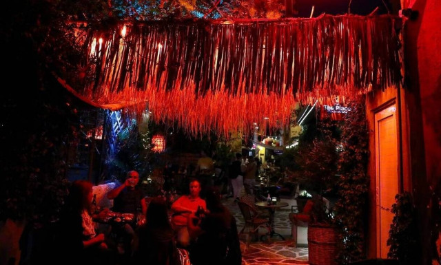 Πρόεδρος Ένωσης Εστιατορίων στο Newsbomb.gr:«Εμείς θέλουμε να έχουμε όλο τον κόσμο στα μαγαζιά μας»