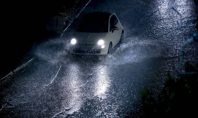 Κακοκαιρία «Μπάλλος»: Τα πρώτα «χτυπήματα» στην Αττική - «Άνοιξαν οι ουρανοί» στα Δυτικά