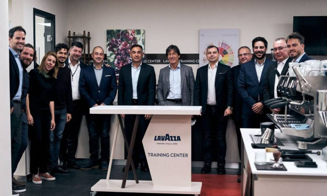 LAVAZZA και BEVERAGE WORLD επισφραγίζουν την επιτυχημένη συνεργασία τους για τα επόμενα δέκα χρόνια