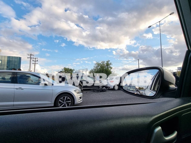 Τροχαίο λίγο πριν την γέφυρα της Μεταμόρφωσης μετά από σύγκρουση τριών οχημάτων