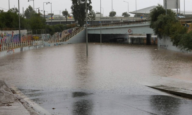 Κακοκαιρία «Μπάλλος»: Ισχυρές βροχές και καταιγίδες στην Αττική- Έπεσαν 147 τόνοι νερού ανά στρέμμα