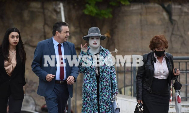 Δίκη για βιτριόλι: Το ξέσπασμα της Ιωάννας προς την Έφη - «Θα πεις την αλήθεια τώρα;»