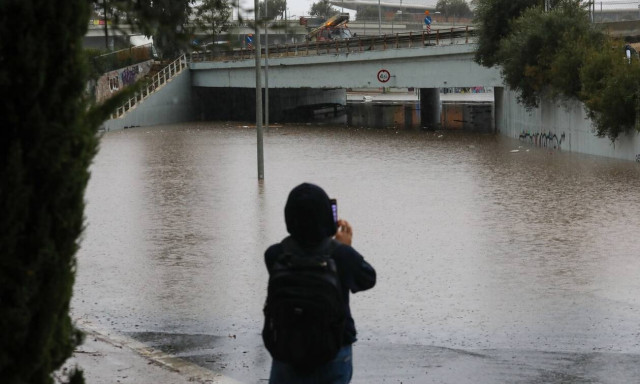 Έκτακτη σύσκεψη στις 20:00 υπό τον Κυριάκο Μητσοτάκη για την εξέλιξη της κακοκαιρίας «Μπάλλος»