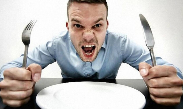 Σε πιάνει συνέχεια λαιμαργία; Υπάρχουν 15 λόγοι που το αιτιολογούν