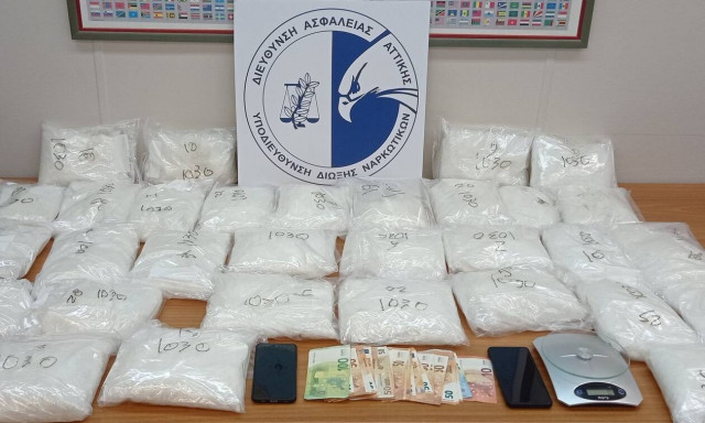 Εξαρθρώθηκε κύκλωμα διακίνησης ναρκωτικών - Η «κοκαΐνη των φτωχών» με την οποία θα γέμιζαν την Αθήνα