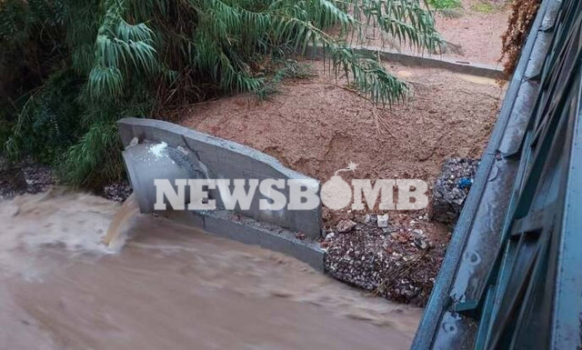 Κακοκαιρία «Μπάλλος»: Χείμαρροι στο Χαλάνδρι, πλημμύρισαν καταστήματα στο Περιστέρι (pics+vid)