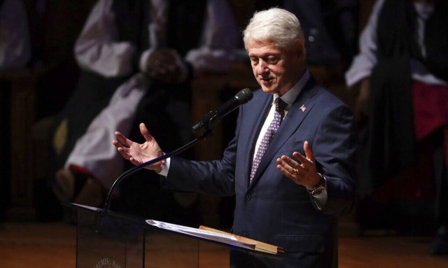 ΗΠΑ: Ο Μπιλ Κλίντον νοσηλεύεται σε νοσοκομείο της Καλιφόρνιας