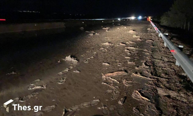 Κακοκαιρία «Μπάλλος»: Έκλεισε η Εγνατία Οδός έξω από την Θεσσαλονίκη- Οδηγοί εγκλωβισμένοι για ώρες