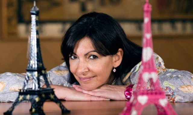 Γαλλία: Η δήμαρχος Παρισιού Αν Ινταλγκό εξελέγη υποψήφια των Σοσιαλιστών για την προεδρία