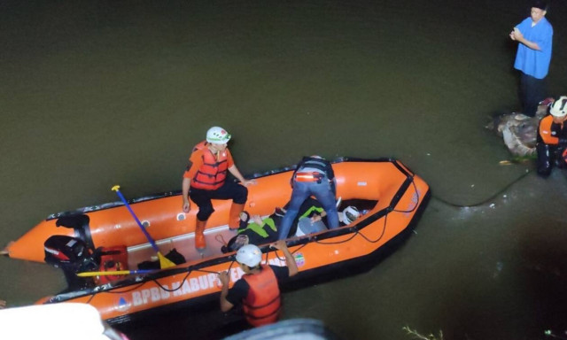Τραγωδία στην Ινδονησία: Έντεκα έφηβοι πνίγηκαν κατά τη διάρκεια εκδρομής