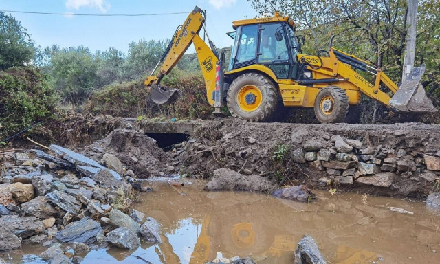 Εύβοια - Αυτοψία του Newsbomb: Από αυτό το σημείο παρασύρθηκε ο άτυχος βοσκός (pics&vid)