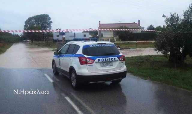 Χαλκιδική: Προβλήματα από την έντονη βροχόπτωση - Πλημμύρες στην Ιερισσό