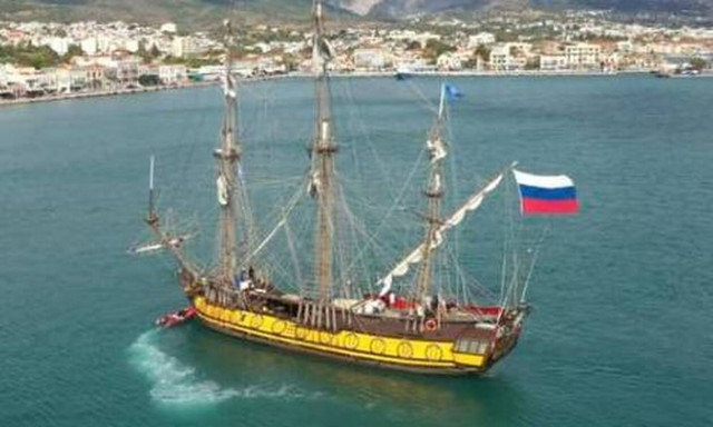 Χίος: Ιστιοφόρο πιστό αντίγραφο της φρεγάτας του Μεγάλου Πέτρου της Ρωσίας - Εντυπωσιακό βίντεο