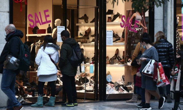 Φθινοπωρινές εκπτώσεις: Πότε ξεκινούν - Ποιες Κυριακές θα είναι ανοιχτά τα καταστήματα