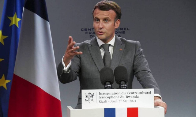 Μακρόν: «Ασυγχώρητο έγκλημα» η αιματηρή καταστολή διαδήλωσης Αλγερινών πριν από 60 χρόνια