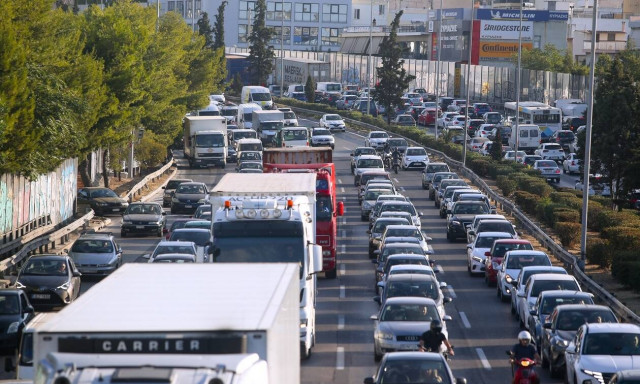 Κίνηση ΤΩΡΑ: Μποτιλιάρισμα... παντού στην Αττική - Ποιους δρόμους να αποφύγετε