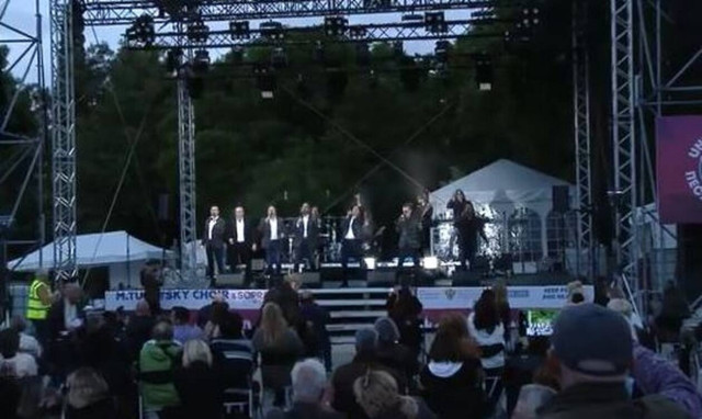 Καθήλωσαν το ελληνικό κοινό τα μουσικά σύνολα TURETSKY CHOIR & SOPRANO