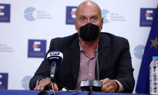 Πρόεδρος ΕΟΔΥ:  «Όσο περισσότεροι νέοι νοσούν, θα δούμε αναλογικά απώλεια ζωών»