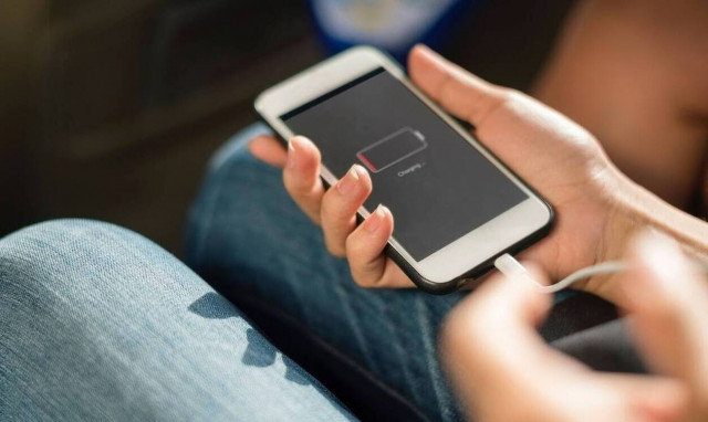 Τραγωδία στο Βιετνάμ: Νεκρός μαθητής από έκρηξη φορτιστή