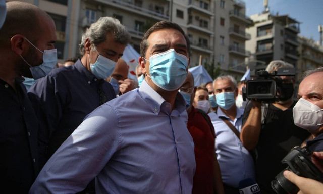 Τσίπρας: Με στίχο του Ελύτη η κριτική για την αποφυλάκιση του Χρυσαυγίτη πυρηνάρχη της Νίκαιας