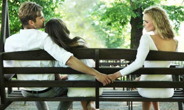 Βρέθηκε η μέρα και ώρα που απατούν οι περισσότεροι σύντροφοι