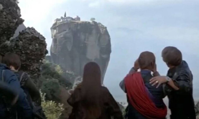 Τα γυρίσματα του James Bond στα Μετέωρα εξόργισαν τους καλόγερους: Απειλούσαν να τον κάψουν (vids)