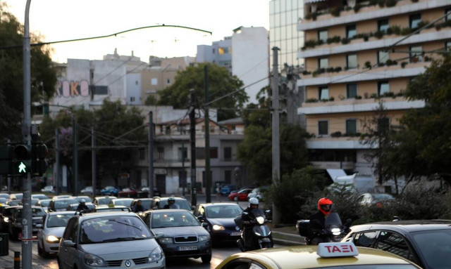 ΣΥΡΙΖΑ: «Ασυνεννοησία» υπουργών για διόδια και δακτύλιο