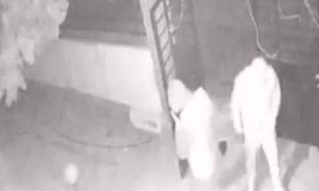 Θεσσαλονίκη: Θρασύτατη διάρρηξη στο Νέο Ρύσιο – Καρέ καρέ οι κινήσεις των διαρρηκτών