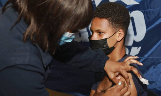 Έρευνα για το εμβόλιο της Pfizer: Είναι αποτελεσματικό πάνω από 90% και στους εβήφους