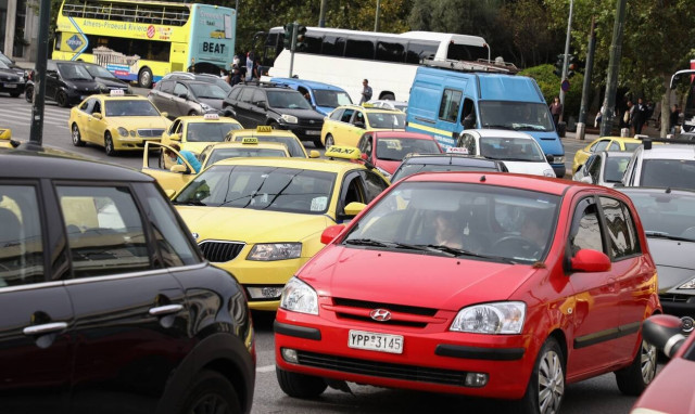 Κίνηση ΤΩΡΑ: «Κόλαση» σε Κηφισίας και Κηφισό - Μεγάλες καθυστερήσεις στην Αττική Οδό