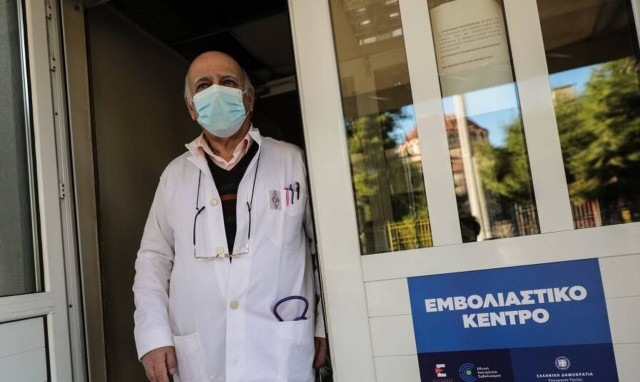 Υπεύθυνη εμβολιαστικού κέντρου ομολόγησε τον εικονικό εμβολιασμό της