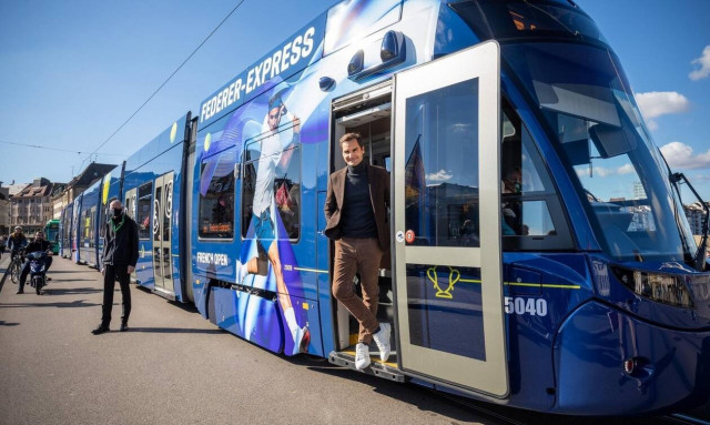 Ρότζερ Φέντερερ: Ο θρύλος του τένις απέκτησε το δικό του τραμ! (photos+video)