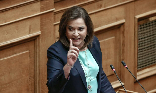 Ντόρα Μπακογιάννη: Πολιτικός, γυναίκα και μαχήτρια – Οι σταθμοί της ζωής της