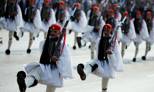 Παρελάσεις: Ένας θρίαμβος λάμψης για την πατρίδα - Κομβική η τέλεσή τους για όλες τις γενιές Ελλήνων