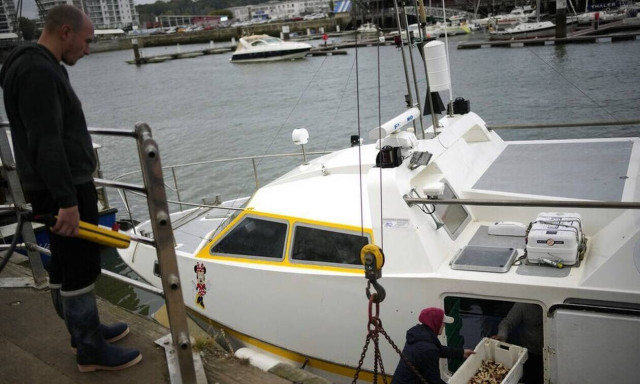 Νέες συνομιλίες μεταξύ ΕΕ και Βρετανίας για τις άδειες αλιείας