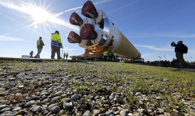NASA: Ανακοίνωσε μη επανδρωμένες πτήσεις γύρω από τη Σελήνη - Πότε θα ξεκινήσουν