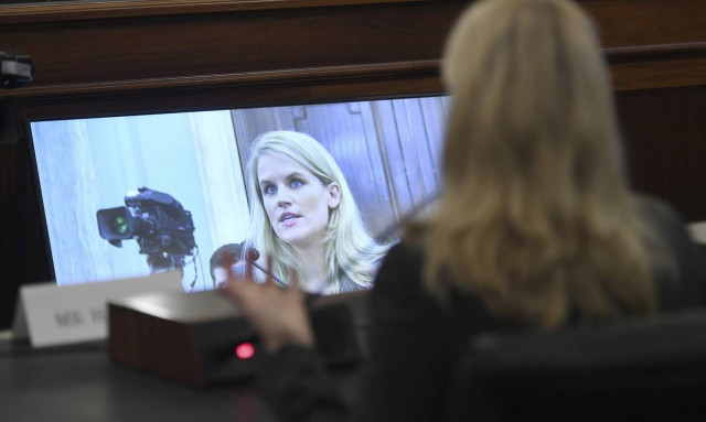 Washington Post: Η Φράνσις Χάουγκεν άνοιξε τον δρόμο - Και άλλος μάρτυρας «καίει» το Facebook