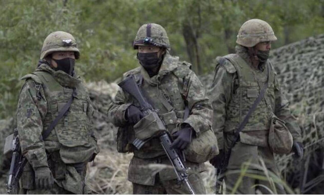 Ιαπωνία: Πρώτες στρατιωτικές ασκήσεις εδώ και δεκαετίες, καθώς αυξάνονται οι περιφερειακές εντάσεις