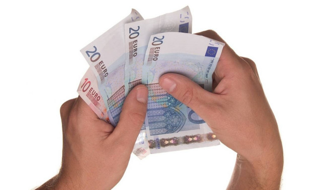 ΟΠΕΚΑ: Πότε καταβάλλονται επιδόματα και παροχές - Πότε πληρώνεται το επίδομα παιδιού