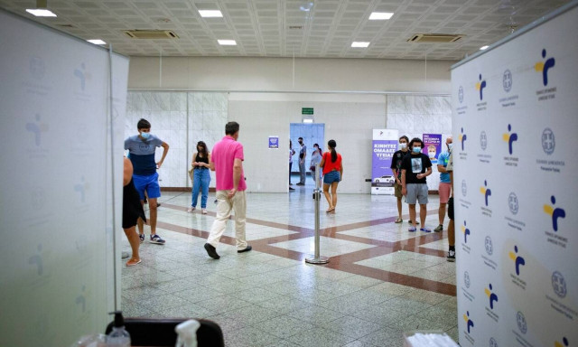 Κορονοϊός - Η γεωγραφική κατανομή των 3.937 νέων μολύνσεων: 710 στην Αττική - 623 στη Θεσσαλονίκη