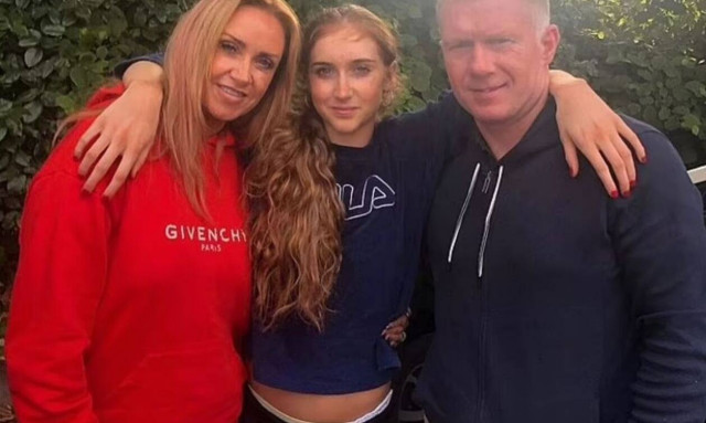 Η αηδιαστική συνήθεια του Πολ Σκόουλς - Μασάει τα νύχια των ποδιών της κόρης του!