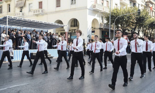 Σέρρες: Μόνο σημαιοφόροι και παραστάτες στις μαθητικές παρελάσεις του νομού