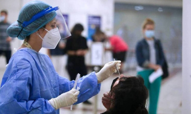 Greece confirms 4,165 new coronavirus infections on Tuesday, 25 deaths; 380 on ventilators