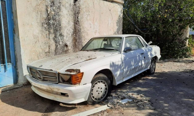 Κρήτη: Αυτοκίνητο - αντίκα μεγάλης αξίας σκουριάζει σε αυλή! (pics)