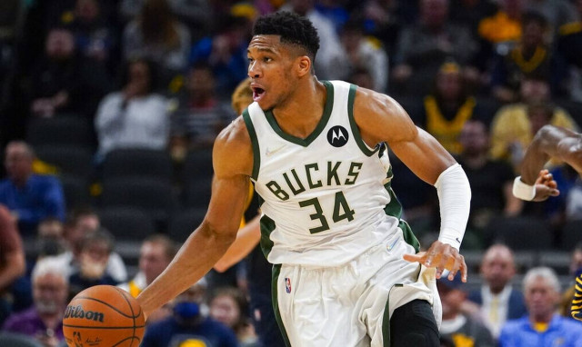 Γιάννης Αντετοκούνμπο: Ηγέτης στη νίκη επί των Πέισερς – Έχασε «παρά τρίχα» το τριπλ νταμπλ