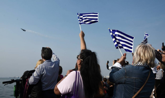 Θεσσαλονίκη: «Παρελαύνει» ο κορονοϊός! Ανησυχία για την έκρηξη κρουσμάτων και τους ανεμβολίαστους