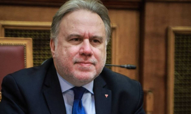 Λιποθύμησε στην κηδεία της Φώφης Γεννηματά ο Γιώργος Κατρούγκαλος