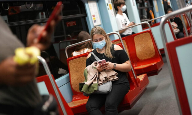 Κορονοϊός: Πότε είμαστε πιο μεταδοτικοί – Οι κρίσιμες ημέρες